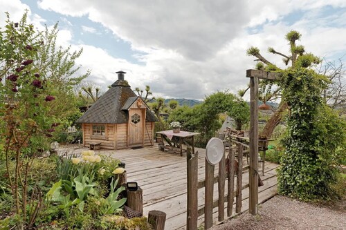 Apartment 'Heimatliebe' with Shared Garden, Balcony and Wi-Fi