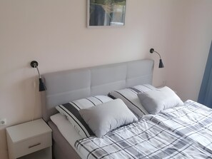 1 bedroom, free WiFi, bed sheets