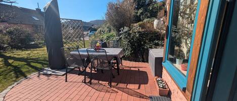 تناول الطعام بالخارج