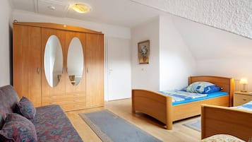 1 bedroom, iron/ironing board, free WiFi, bed sheets