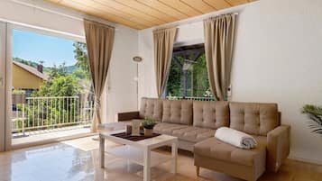 Televisión, chimenea