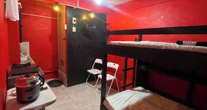 Room-red Room Budget Trancoville Wifi