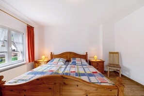 2 室のベッドルーム、WiFi (無料)、ベッドシーツ