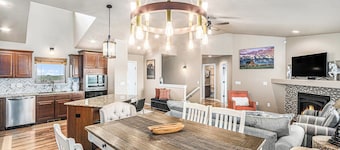 Ayu Ranch | Panoramic views | Hot tub