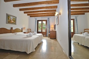 6 chambres, Wi-Fi gratuit, draps fournis
