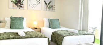 38 Suburban Family Retreat 3BR 2BA Baby-Friendly