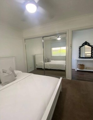3 habitaciones, tabla de planchar con plancha y wifi gratis 