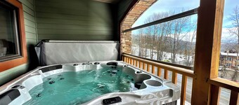 3BR: Ski, Golf, Bike, Hot Tub, Views & Soak
