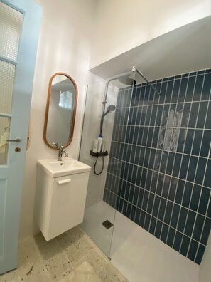 Hair dryer, towels, toilet paper
