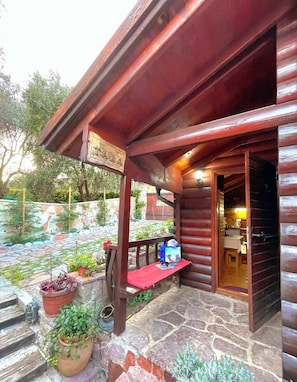 Front of property - Eco Houses Drvljanik Buljarica (Petrovac)