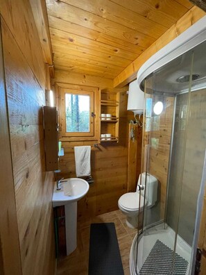 Superior Apartment, Balcony, Mountain View | Bathroom | Shower, hair dryer, towels, soap - Eco Houses Drvljanik Buljarica (Petrovac)