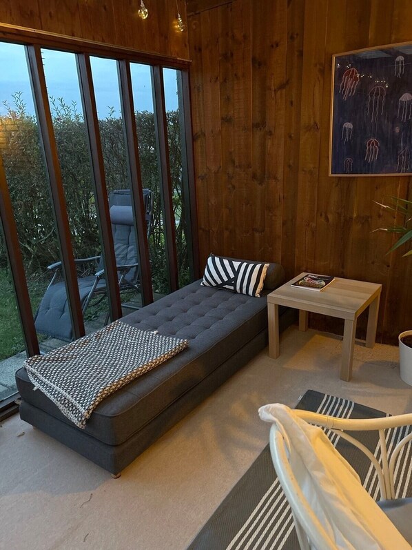 Fernseher, Bücher, Computerbildschirme