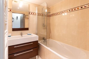 Shower - Apartment in Mandelieu near French Riviera (Mandelieu-la-Napoule)