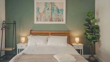 3 bedrooms, desk, iron/ironing board, WiFi