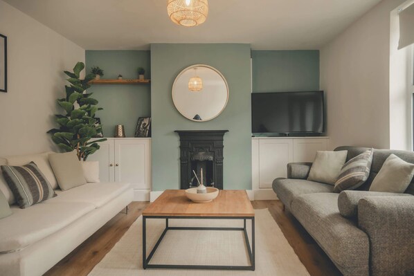 Téléviseur, bureau