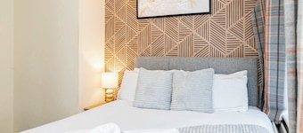 Fabulous 5 Bedroom House in Guildford - Sleeps 9