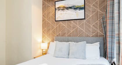 Fabulous 5 Bedroom House in Guildford - Sleeps 9