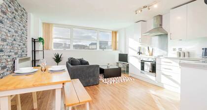 Spacious & Modern Studio in Central Nottingham