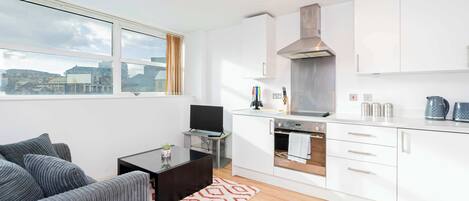 Refrigerador, microondas, horno, placa de cocina