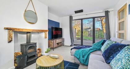 Spacious 3BR Home | Ideal for Groups | Rugby