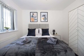 3 bedrooms, desk, iron/ironing board, WiFi
