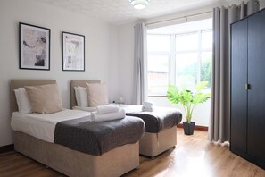 4 chambres, bureau, fer et planche à repasser, Wi-Fi