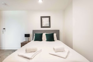 1 Schlafzimmer, Schreibtisch, Bügeleisen/Bügelbrett, WLAN