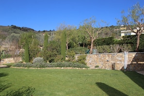 Property grounds - Luxury villa for families and vacationers with PET s (Imperia)