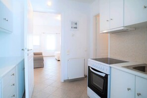 Køleskab, ovn, kogeplade, opvaskemaskine