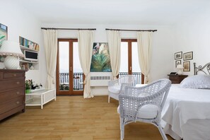 4 bedrooms, iron/ironing board, travel crib, free WiFi