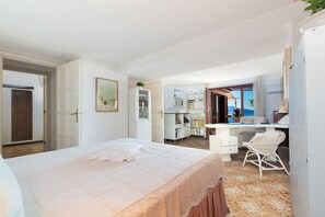 4 chambres, fer et planche à repasser, lit parapluie, Wi-Fi gratuit