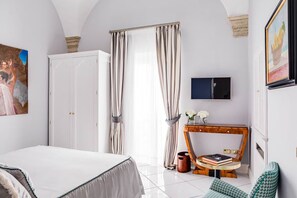 5 bedrooms, iron/ironing board, free WiFi