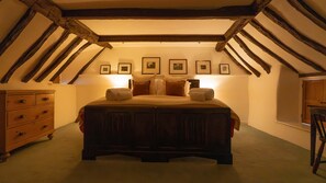 4 bedrooms, iron/ironing board, free WiFi