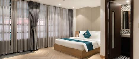 Superior Double Room | 1 bedroom, premium bedding, desk, blackout drapes