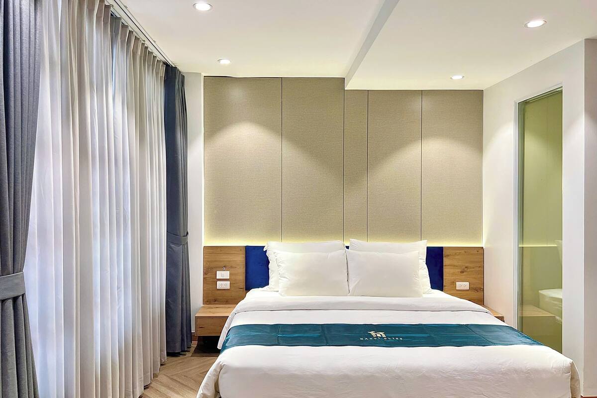 Chambre Double Supérieure | 1 chambre, literie de qualité supérieure, bureau, rideaux occultants