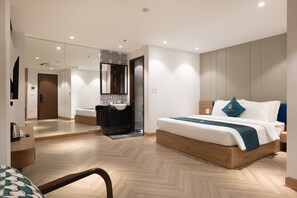 Standard Double Room - Hanoi Bliss Nam Ngu (Hanoi)