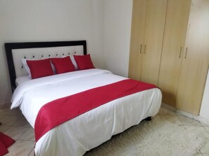 2 bedrooms, iron/ironing board, WiFi, bed sheets