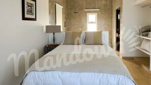 1 bedroom, bed sheets - Gardénia (upper 1B), Mandowa Beach Forest & Cottages - G (Marracuene District)