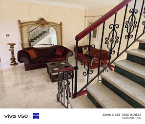 Interior - Tranquil 4-bedroom villa with WiFi and AC in Iking Maryut (Iking Maryut)