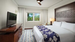 4 soverom, skrivebord, strykejern/-brett og reiseseng for barn