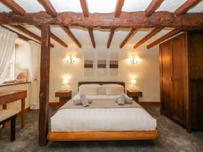 3 habitaciones, decoración personalizada y muebles diferentes