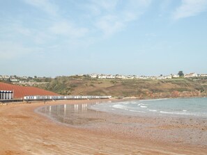 Una playa cerca