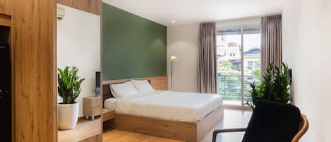 Executive Studio, Kitchen, City View