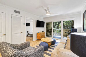 2 bedrooms, iron/ironing board, travel cot, WiFi