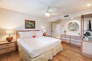 4 bedrooms, desk, iron/ironing board, travel crib