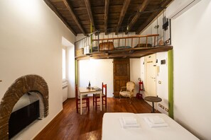 Ferros/tábuas de passar roupa, Wi-Fi de cortesia, roupa de cama