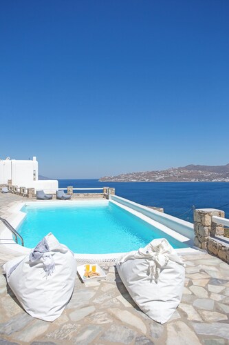 Villa BiancaRosa  with amazing views of little Venice & Mykonos Windmills