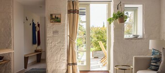 A tastefully designed studio set just a few steps away from Arundel town centre