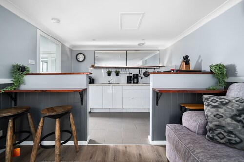 Neat & Tidy Studio with Firepit near Bathurst CBD