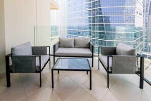 Apartamento, sacada, vista para a cidade | Sacada